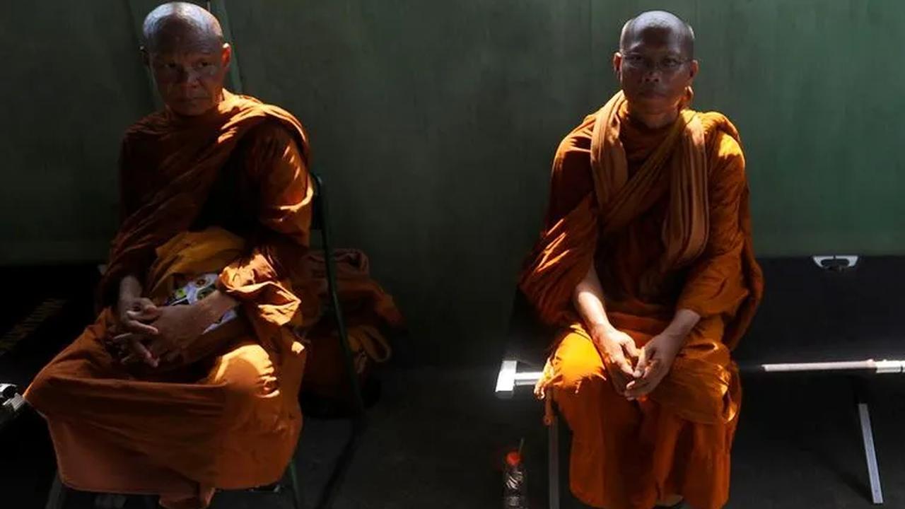 Dalam perjalanan akan melatih kesabaran, sebab Sang Buddha mengajarkan bahwa kesabaran adalah praktik dhamma yang paling tinggi