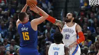 Jokic (no15) menjadi bintang kemenangan Nuggets atas Thunder (AP)