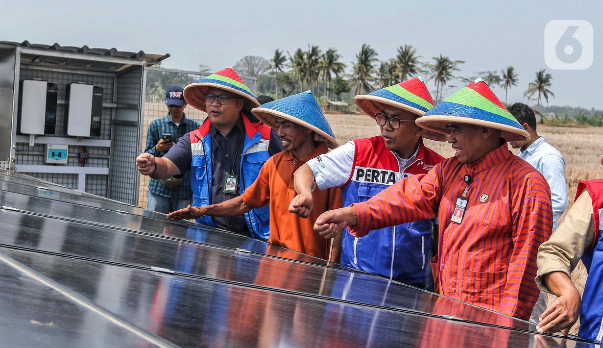 Program Tanggung Jawab Sosial dan Lingkungan (TJSL) PT KPI berupa pengelolaan integrated farming berbasis energi baru dan terbarukan (EBT) dilakukan di area persawahan Desa. (Liputan6.com/Angga Yuniar)