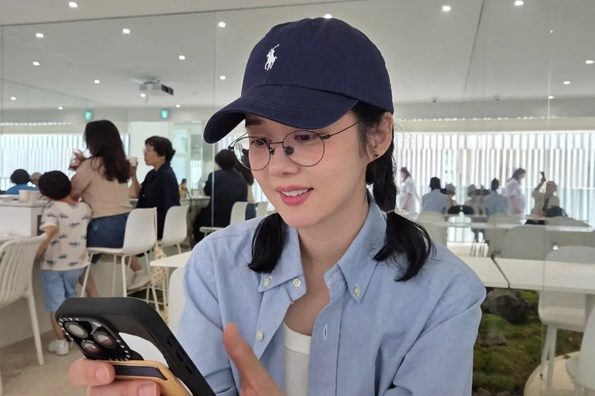 Curhat Jang Nara yang Merasa Kelelahan Punya Wajah Awet Muda