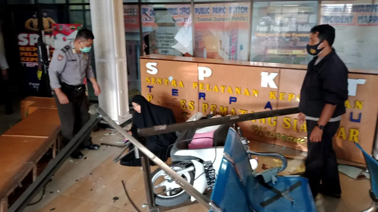 Tabrak SPKT Polres Pematang Siantar