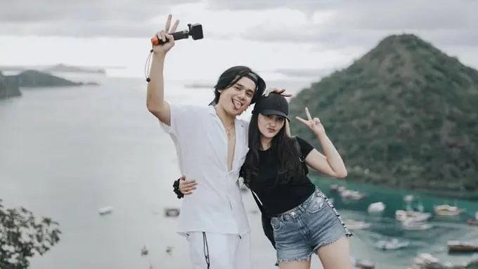 Rayakan Anniversary Pertama, Ini 6 Momen Mesra Ranty Maria dan Rayn Wijaya. (Sumber: Instagram/rantymaria dan Instagram/raynwijaya26)