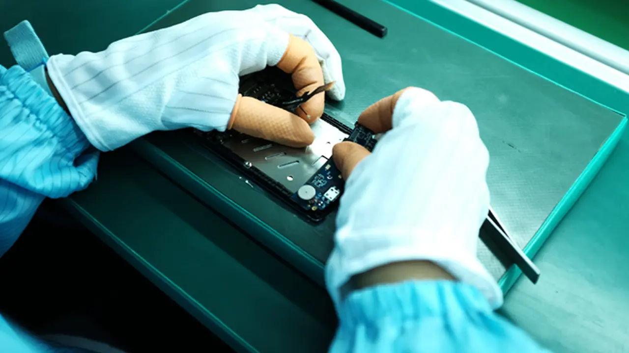 Smartphone 4G Buatan Indonesia