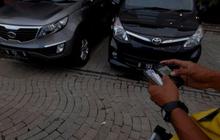 Untuk menciptakan kenyamanan bersama, penting untuk mengikuti etika parkir mobil di ruang publik.