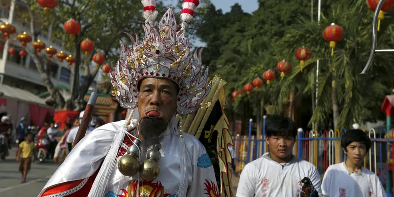 Hebohnya Perayaan Cap Go Meh di Kamboja