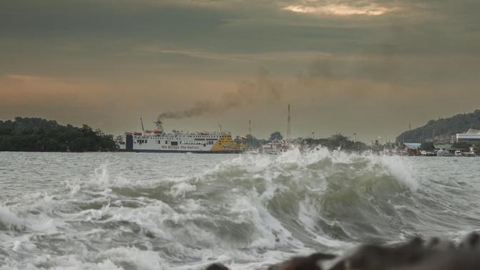 Angin Kencang Diprediksi Landa Teluk Jakarta 4-5 Maret, Nelayan dan Warga Pesisir Diminta Waspada