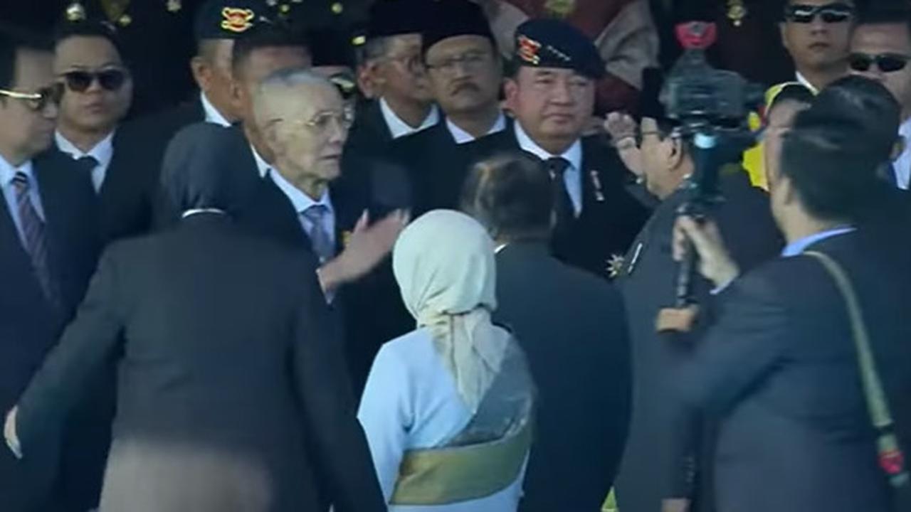 Sikap Hormat Prabowo Datangi Jenderal Sepuh Try Sutrisno di HUT Polri, Ada Momen Bertemu SBY