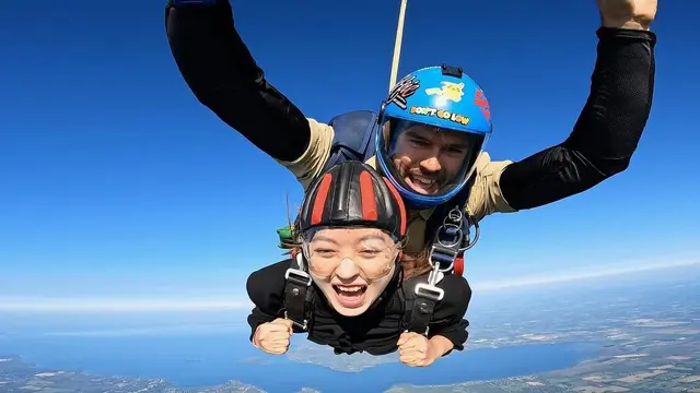 Coba Banyak Olahraga Ekstrem, Ini 7 Momen Natasha Wilona Sky Diving di Kanada