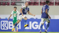 Mohammed Rashid memiliki peranan penting di lini tengah Persib Bandung. Pemain berkewarganegaraan Palestina tersebut sukses menjadi komando penyerangan klub yang berjuluk Maung Bandung tersebut. Ia tercatat telah mencetak empat gol hingga pekan ke-10 BRI Liga 1 2021. (Bola.com/Bagaskara Lazuardi)