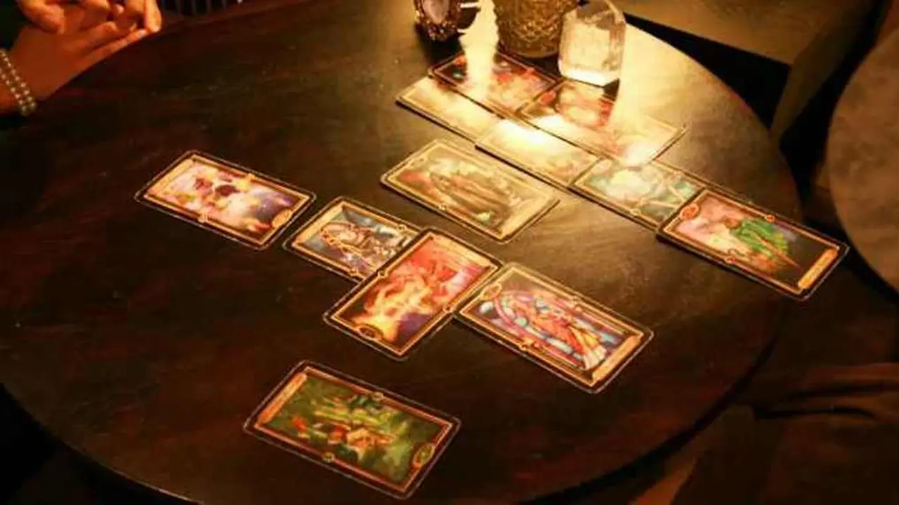 [Bintang] Tarot hari ini : Judgement, Four of Swords, The Hanged Man