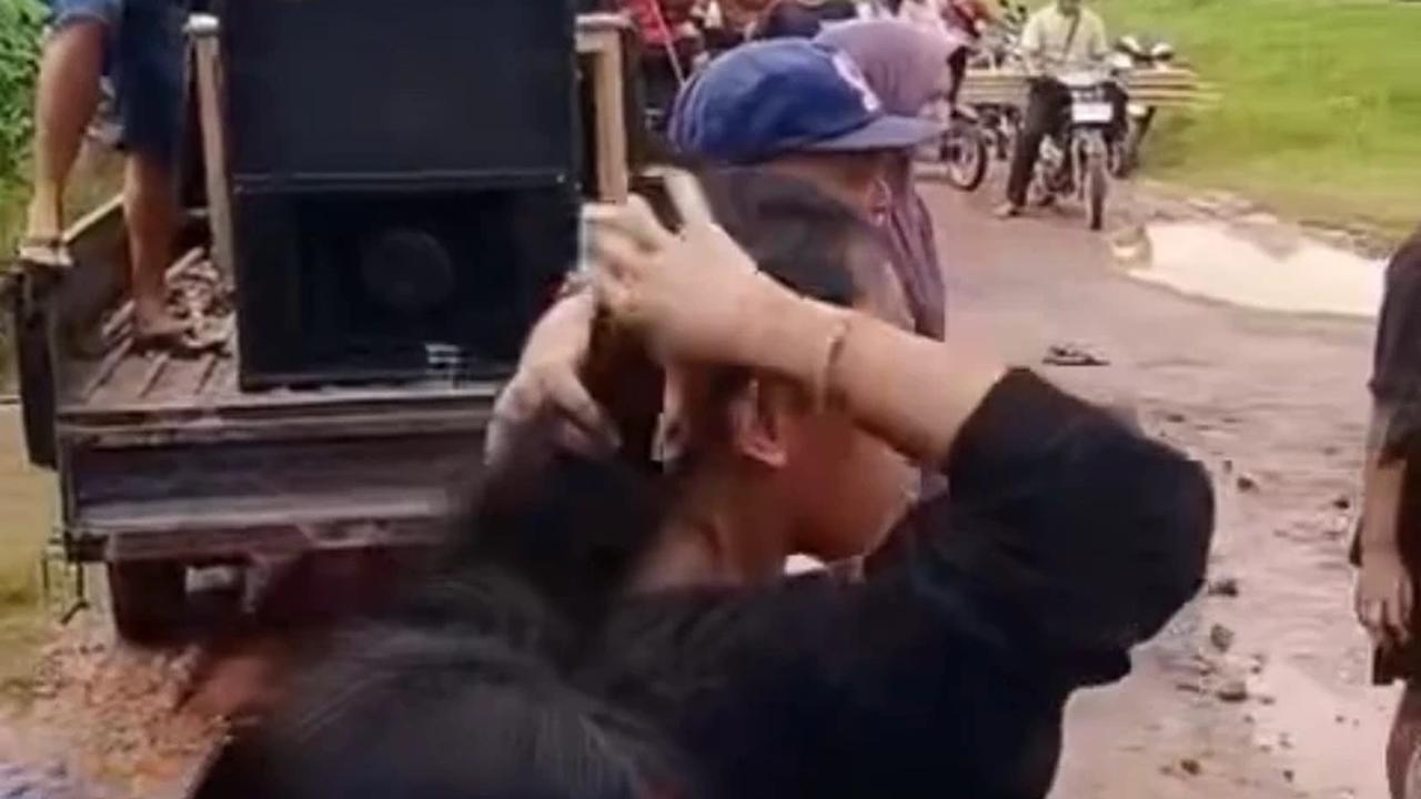 Warga Lampung Timur Protes Keras