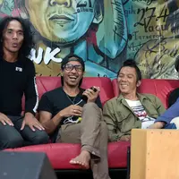 Tiga puluh tahun sudah grup musik Slank mewarnai industri musik Tanah Air. Meski telah menciptakan ratusan karya, grup ini masih ada keinginan yang belum terwujud. (Deki Prayoga/Bintang.com)