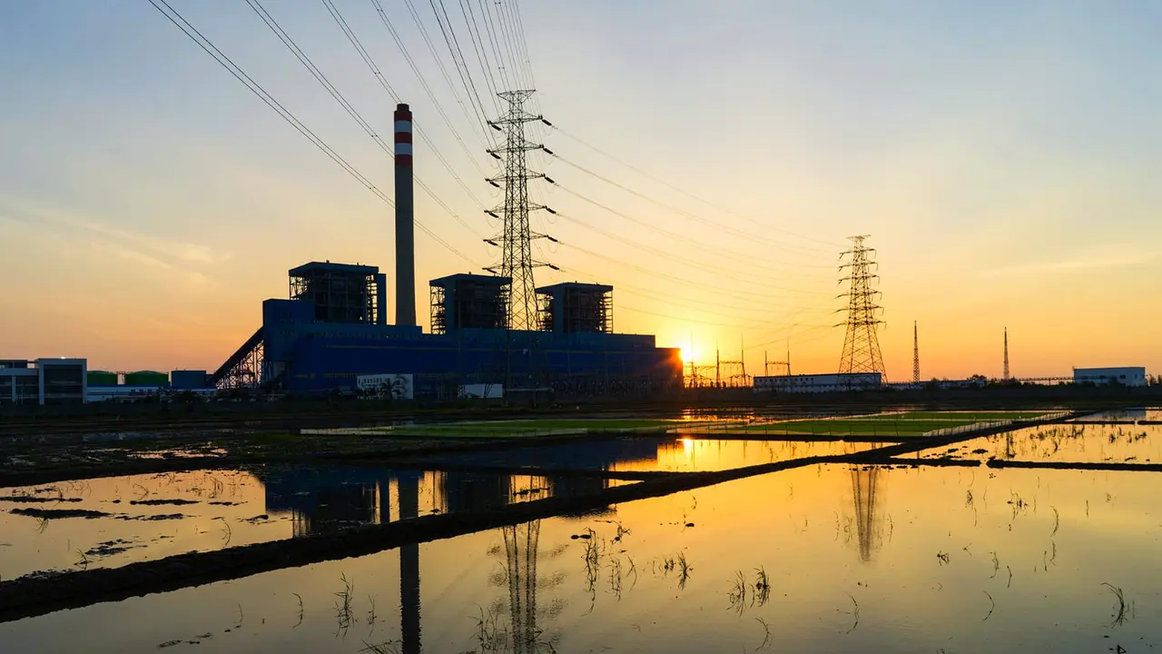 Pembangkit listrik PT PLN yang menggunakan bahan bakar batu bara. Dok PLN