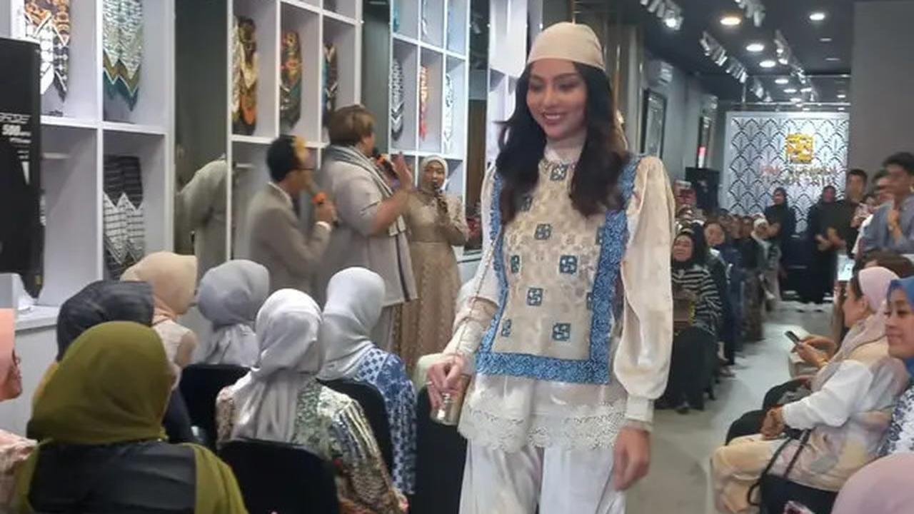 Ivan Gunawan Hadirkan Koleksi Raya 2025, Tampil Mewah Ala Kerajaan Eropa
