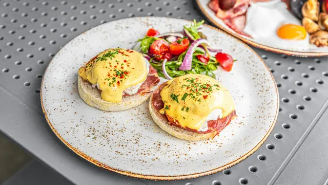 Eggs Benedict