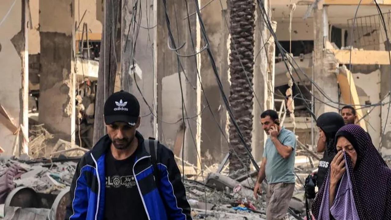 Begini Reaksi Warga Gaza Saat Baca Selebaran Israel Berisi Tawaran Imbalan Uang Soal Tawanan Hamas