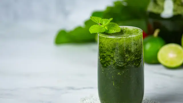 4. Digestive Aid Green Juice [Dok/freepik.com]