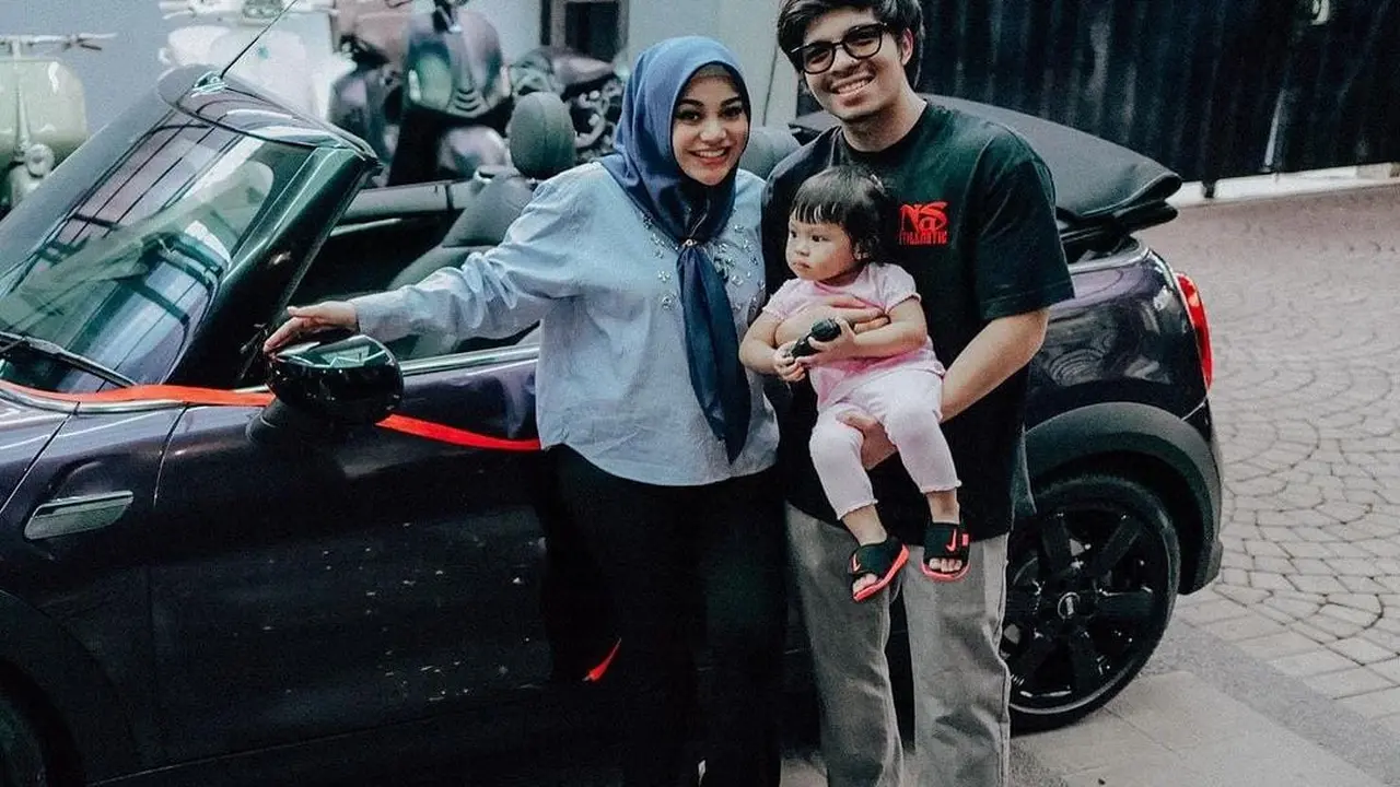 Potret Wajah Bahagia Aurel Hermansyah Dapat Hadiah Mobil
