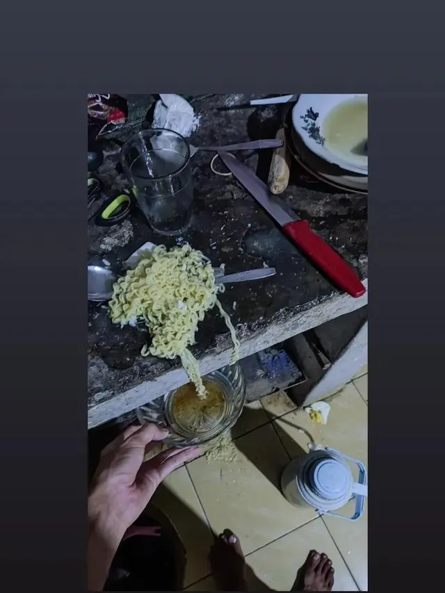 6 Momen Apes Masak Mi Berujung Tumpah Ini Bikin Kecewa