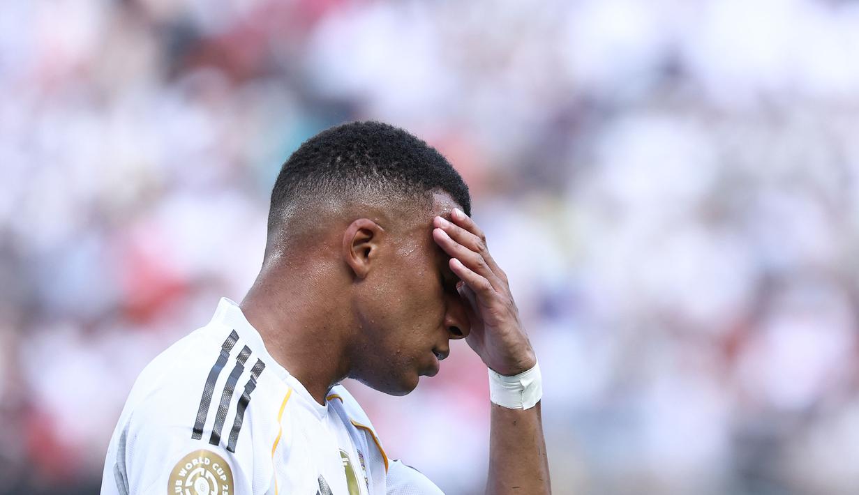 Kylian Mbappe tak mampu berbuat banyak kala bersua mantan klubnya yakni PSG di semifinal Piala Dunia Antarklub 2025. (AFP/Franck Fife)