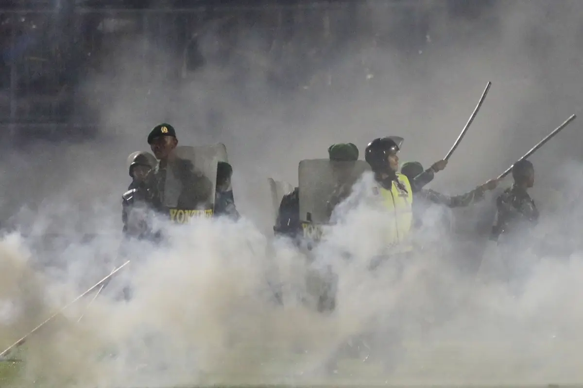 Foto: Nasib Malang Sepak Bola Indonesia, 127 Orang Kehilangan Nyawa di Stadion Kanjuruhan