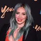 Hilary Duff tampil cantik dengan dengan warna rambut baru saat menghadiri premiere acara serial televisi di New York, Selasa (31/3/2015). (Stephen Lovekin/Getty Images/AFP)