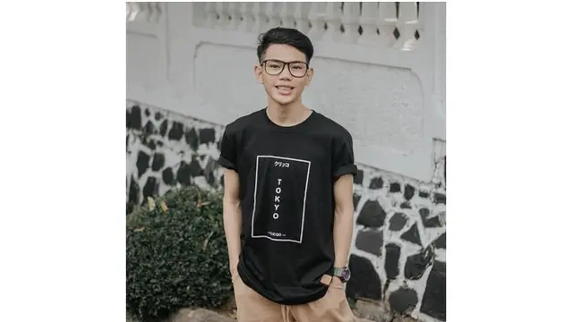 Kini ia sudah beranjak dewasa, Tegar telah menginjak usia 18 tahun. Ia semakin tampan dan keren.
