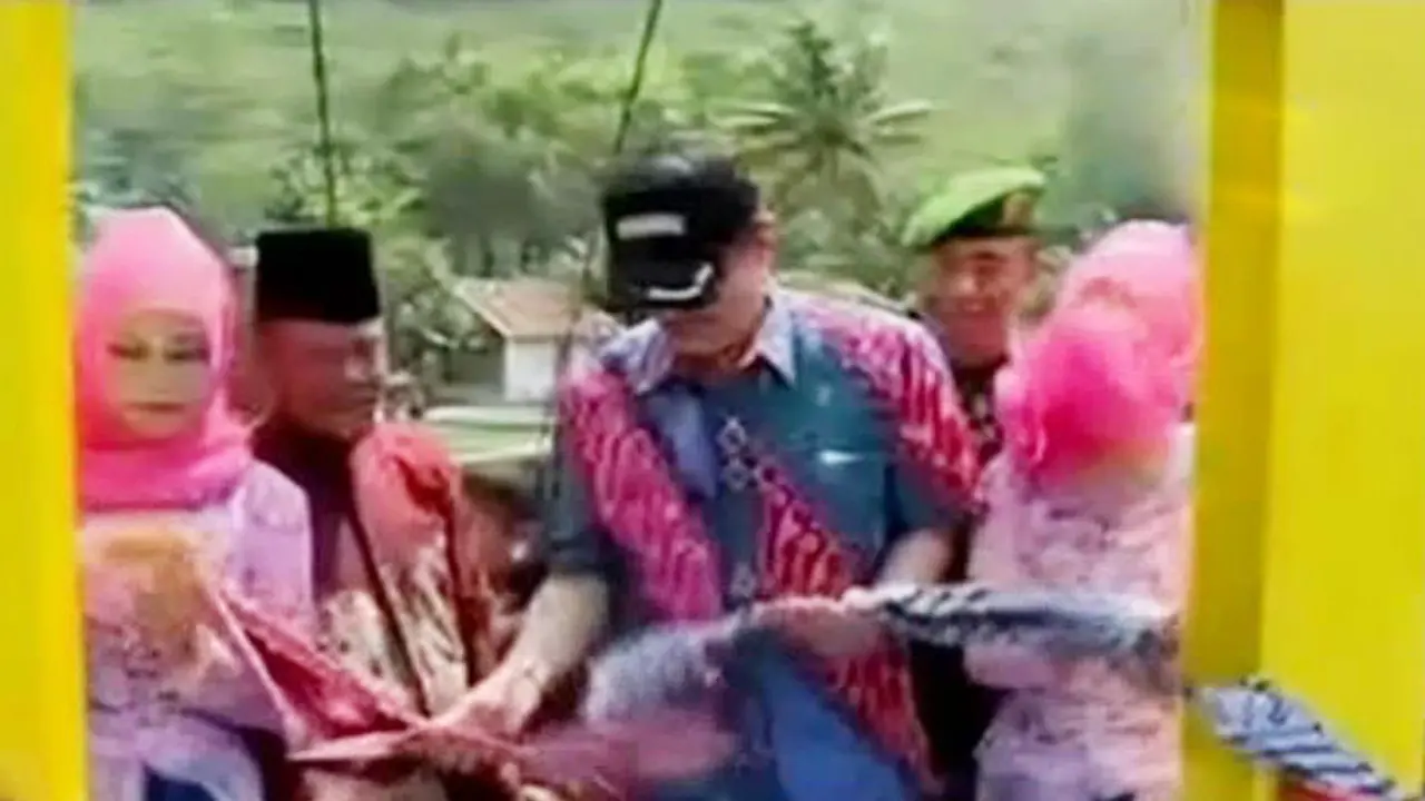 Segmen 7: Karnaval Pesta Bunga dan Buah hingga Jembatan Asa
