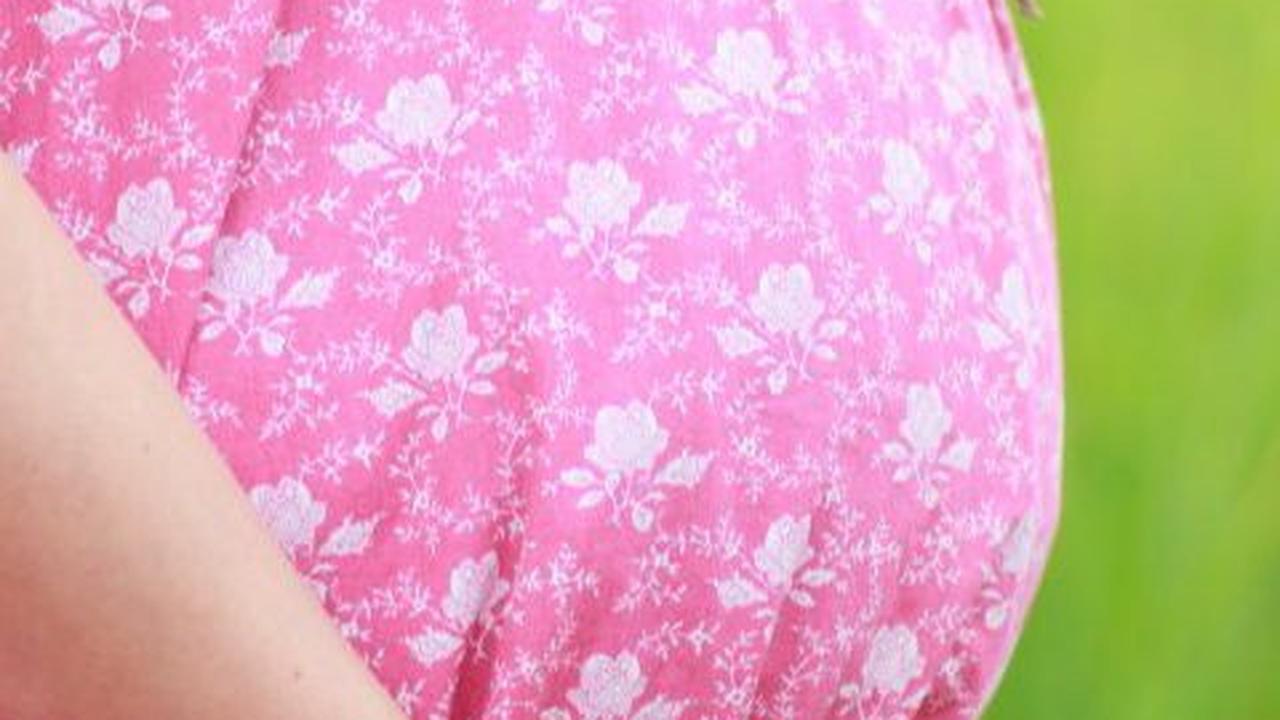 Manfaat Air Kelapa untuk Ibu Hamil Mengganti Elektrolit yang Hilang <br>