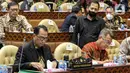 Menhub Budi Karya Sumadi dalam rapat kerja dengan Komisi V DPR RI, di Jakarta, Selasa, mengakui penyerapan anggaran belum maksimal karena ada sejumlah pekerjaan yang harus dipercepat. (Liputan6.com/Faizal Fanani)