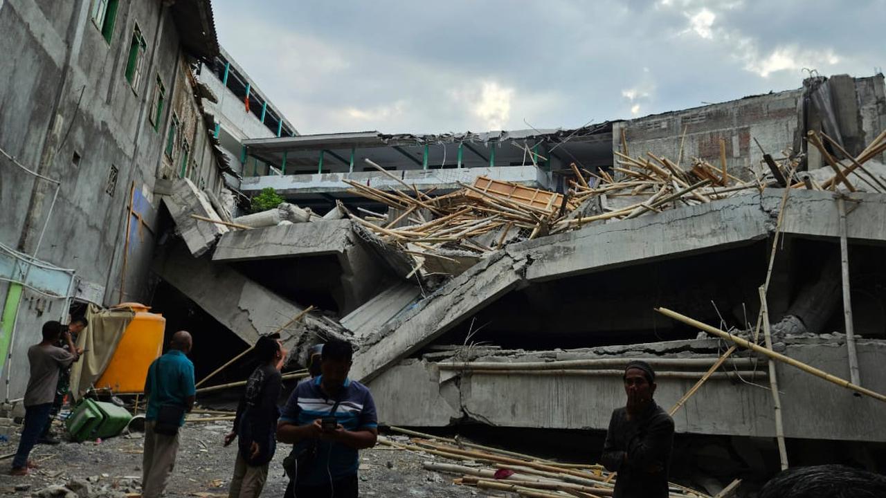 Bangunan Ponpes 4 Lantai Di Sidoarjo Runtuh, Diduga Ada Santri Terjebak Reruntuhan