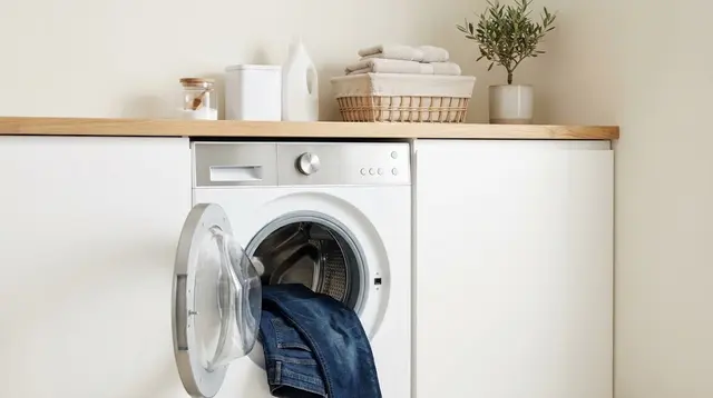Cara Mencuci Celana Jeans agar Warnanya Tidak Cepat Pudar, Ikuti 8 Langkah Ini