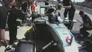 Pebalap Mercedes, Nico Rosberg, menjadi yang tercepat saat latihan bebas ketiga F1 GP Spanyol di Sirkuit Catalunya, Spanyol, Sabtu (14/5/2016). (Bola.com/Twitter/F1)