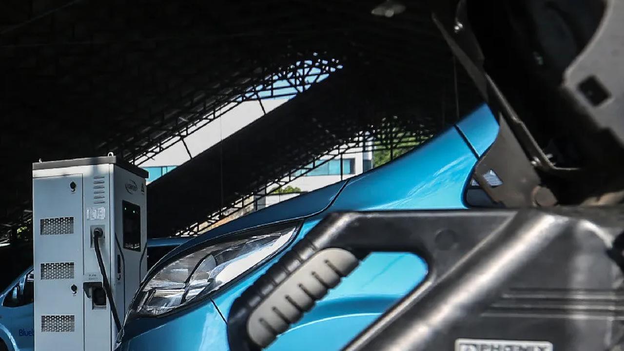Bluebird Belanja 500 Mobil Listrik untuk Armada Taksi 2024