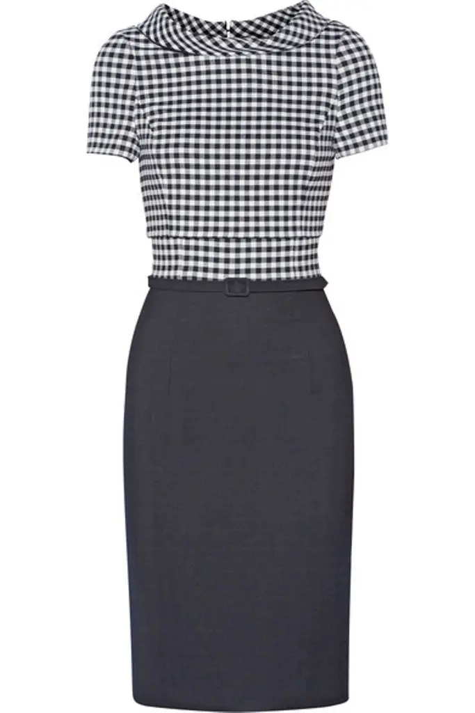 Padu padan motif gingham ala Taylor Swift. (Image: cache.net-a-porter.com)