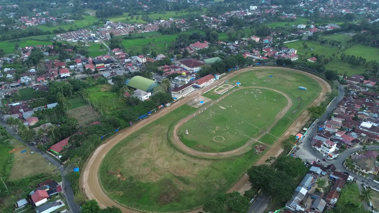 Gelanggang Pacuan Kuda Kubu Gadang, Payakumbuh, Sumatra Barat.