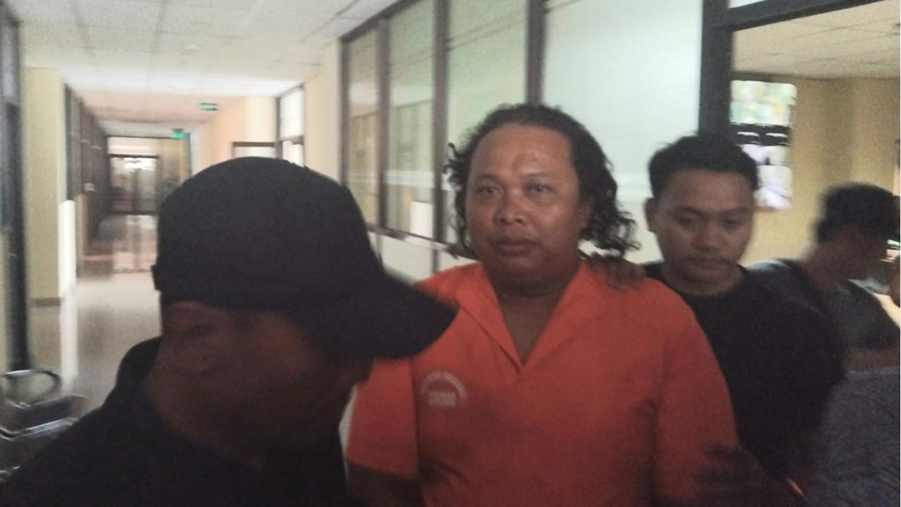 Jadi Tersangka, 'Jagoan' Cikiwul Bekasi Akui Sebar Puluhan Proposal THR ke Perusahaan Dalih Uang Buat Takjil
