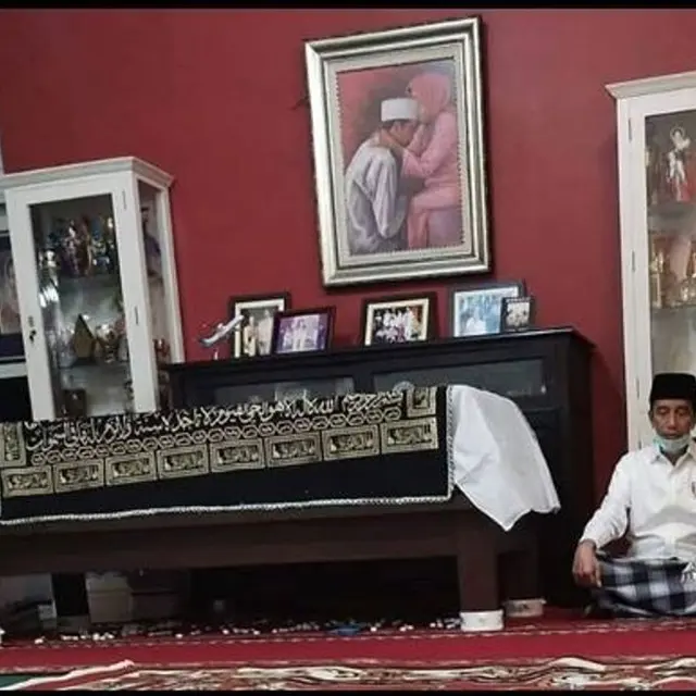 Unggahan Ustaz Yusuf Mansur Mengenang Mendiang Ibunda Jokowi