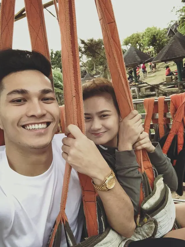 [Bintang] Tulis Surat untuk Pacarnya yang Telah Tiada, Pria Ini Bikin Netizen Ikutan Patah Hati