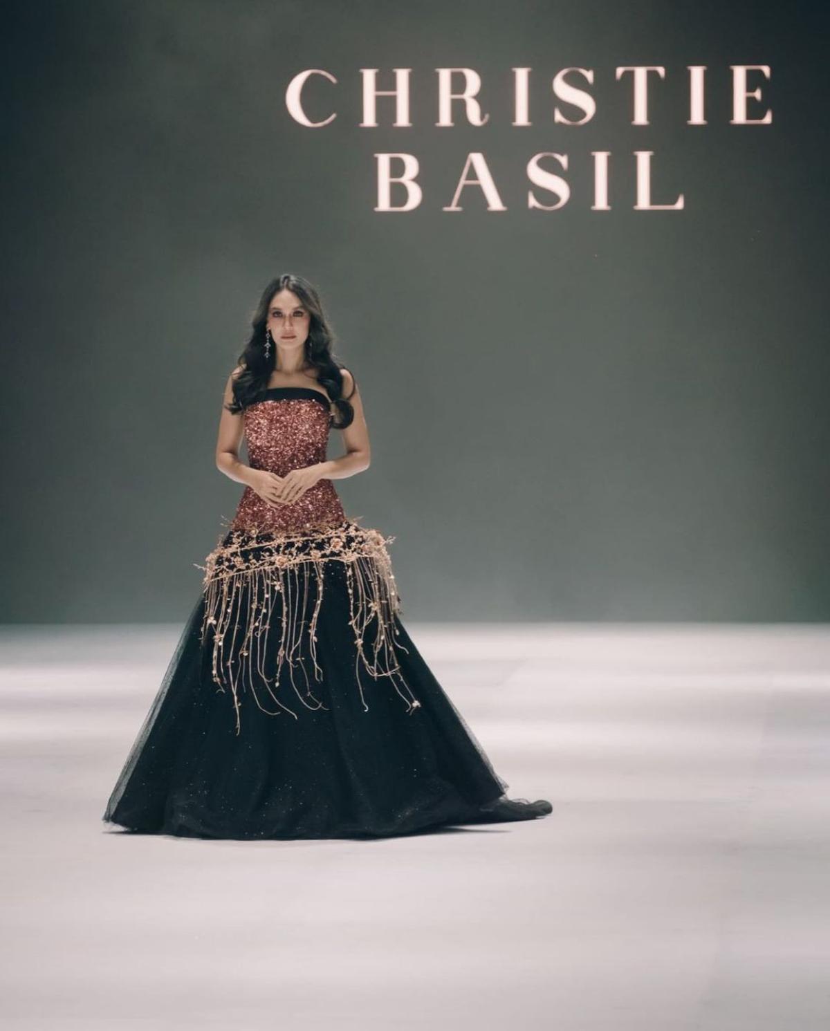 7 Potret Artis Saat Jakarta Fashion Week 2025: Muse Memukau dari Raisa Hingga Luna Maya!