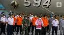 Menhub Budi Karya Sumadi memberikan keterangan pers terkait operasi SAR jatuhnya Pesawat Sriwijaya Air SJ 182 di Dermaga JICT, Tanjung Priok, Jakarta, Kamis (21/1/2021). Tim SAR resmi menutup operasi pencarian dan evakuasi korban Sriwijaya Air SJ 182 pada hari ini. (Liputan6.com/Faizal Fanani)