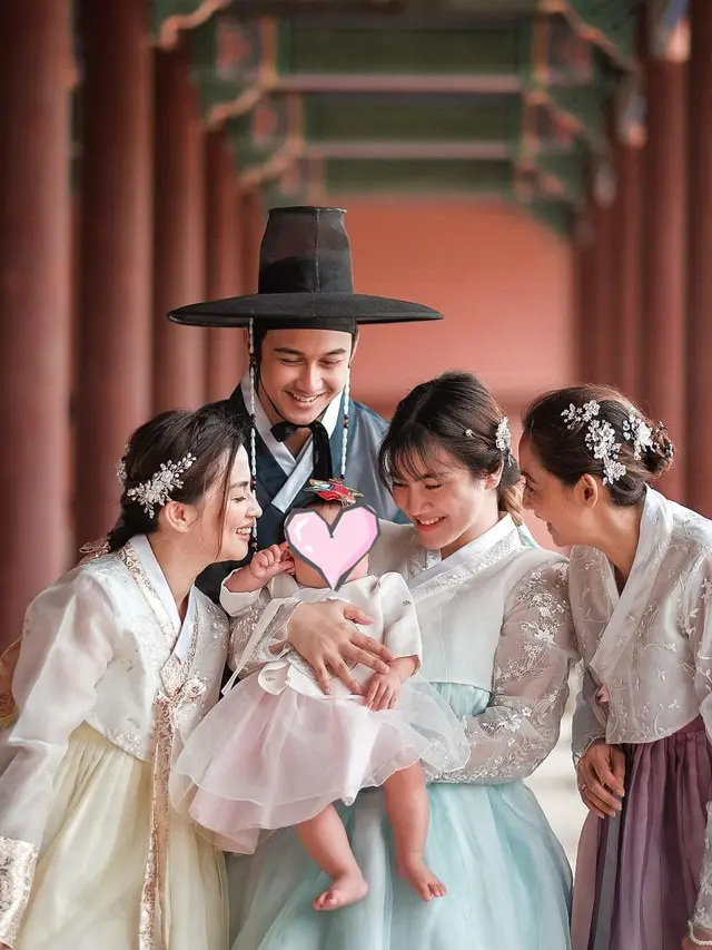 Hamil Anak Kedua, Ini 6 Pesona Felicya Angelista Pakai Baju Tradisional Korea