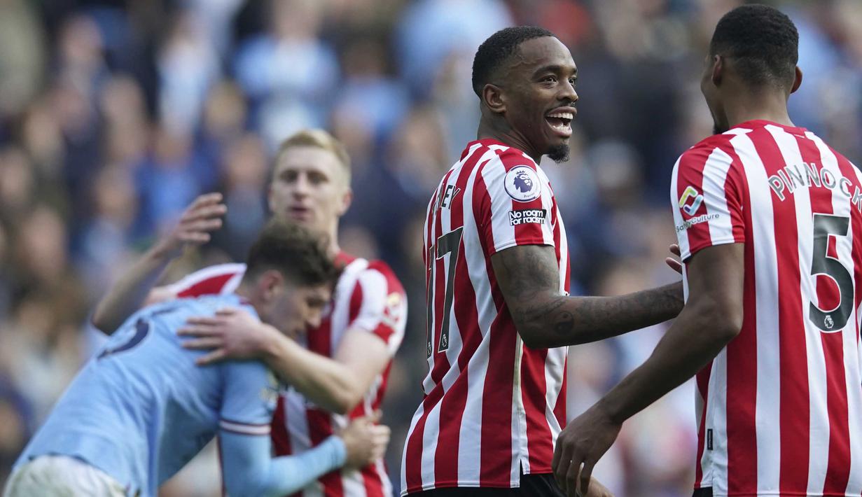 Kekalahan ini membuat The Citizens tetap berada di bawah Arsenal di posisi kedua klasemen dengan nilai 32. (AP/Dave Thompson)