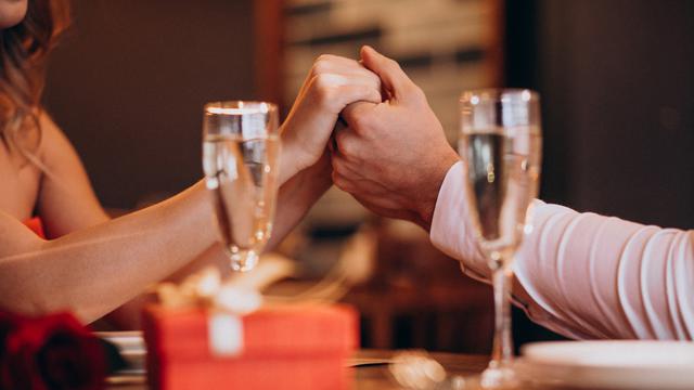 Ilustrasi melamar, dinner, romantis