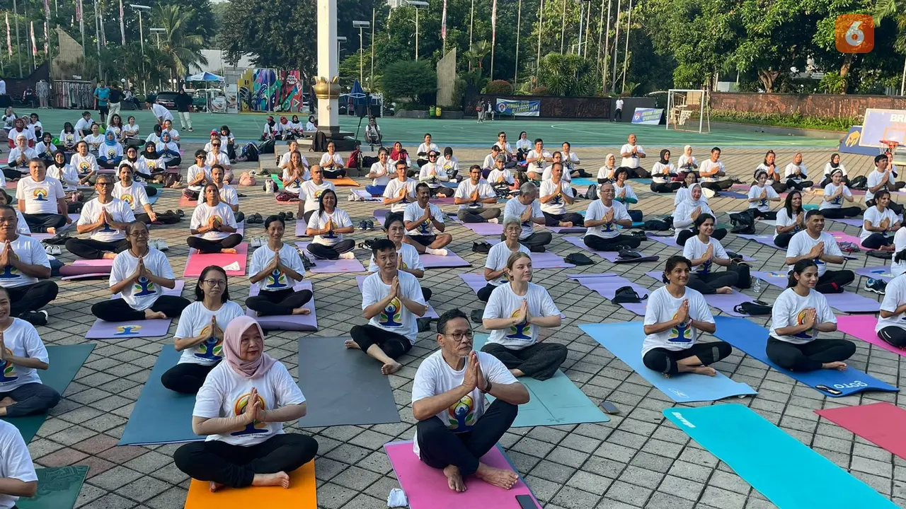 Rayakan Hari Yoga Internasional Bersama Kedubes India
