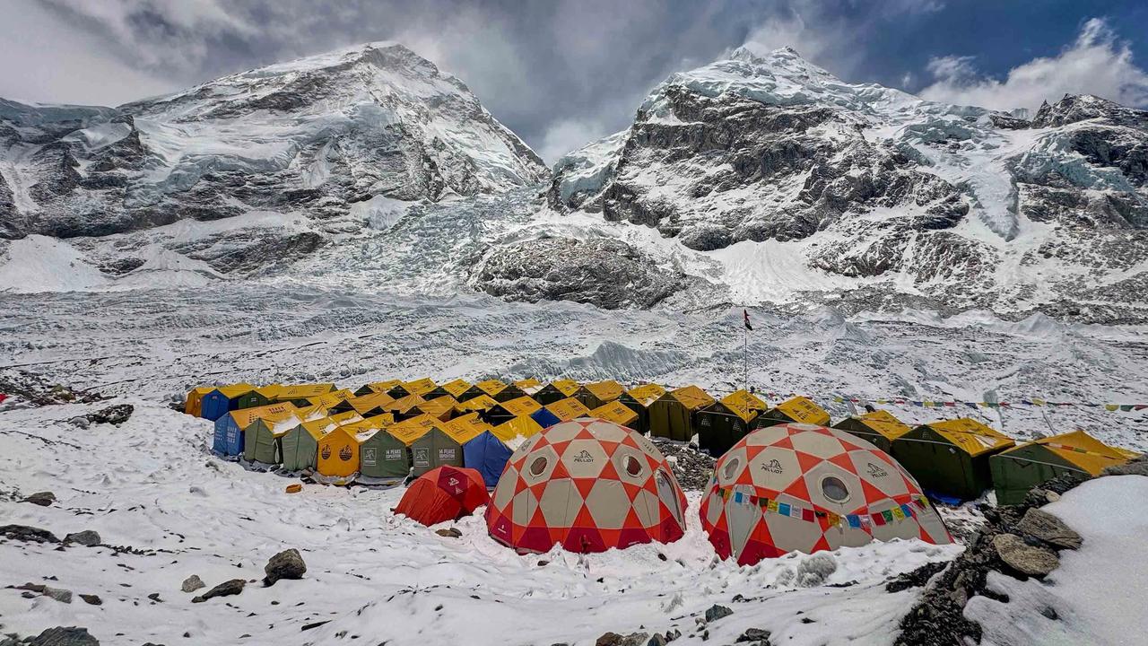 FOTO: Musim Pendakian Everest Kembali Bergeliat
