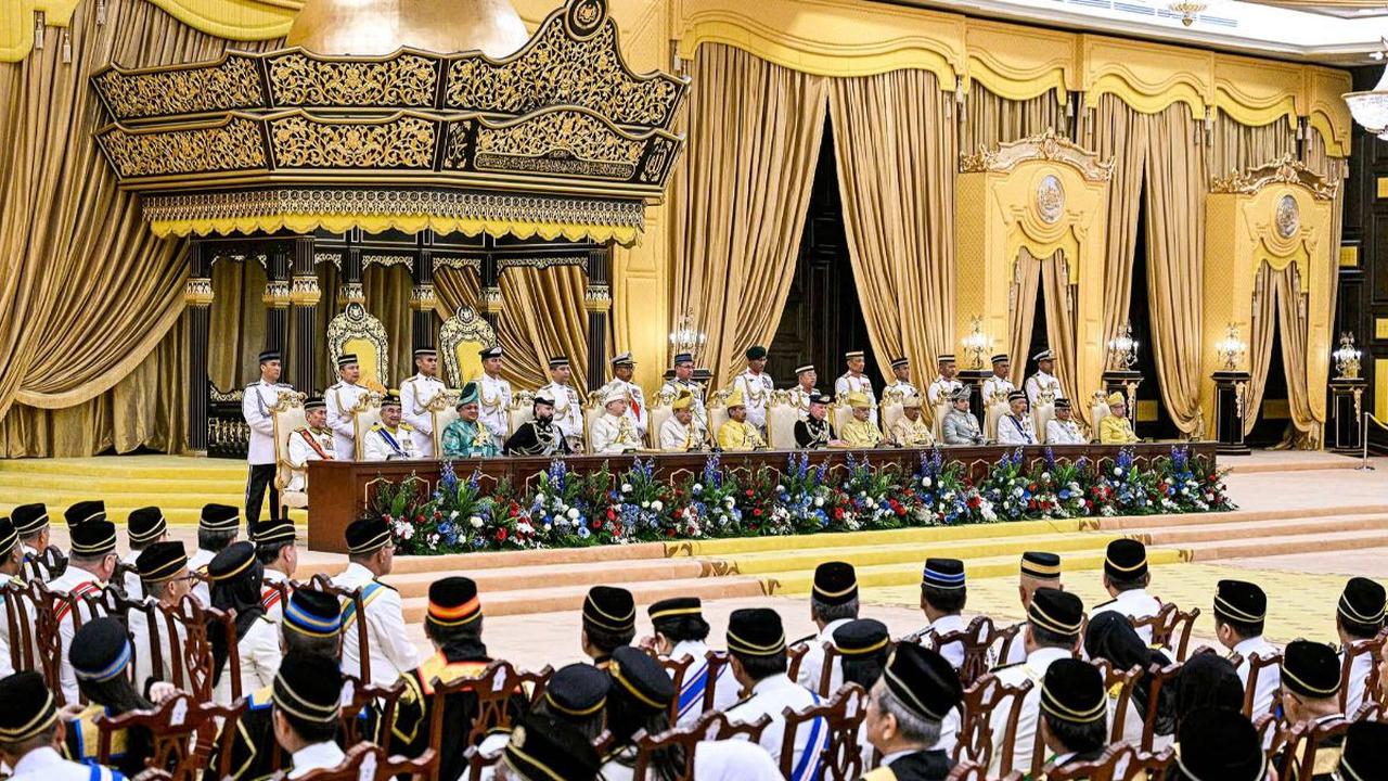 <b>Salah Satu Orang Terkaya di Malaysia</b>