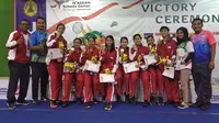 Indonesia rebut dua medali emas lewat bulutangkis beregu pada ASEAN School Games (Liputan6.com/Switzy)
