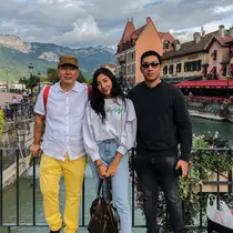 Tommy Soeharto bersama kedua anaknya dari Tata Cahyani,&nbsp;Gayanti Hutami dan Darma&nbsp;Mangkuluhur Hutomo. Dok: IG @darmamh https://www.instagram.com/p/BpPWNlLHpJE/?igsh=MXV4OHo2am05OW56aQ==)