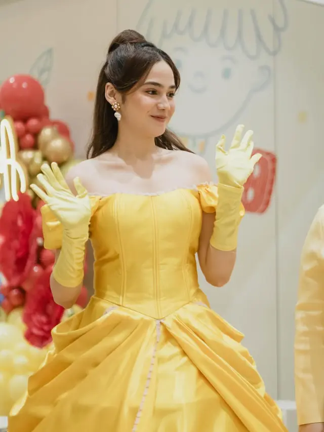 6 Potret Syifa Hadju Jadi Princess Belle di Ultah Anak Kesha Ratuliu, Tampil Totalitas